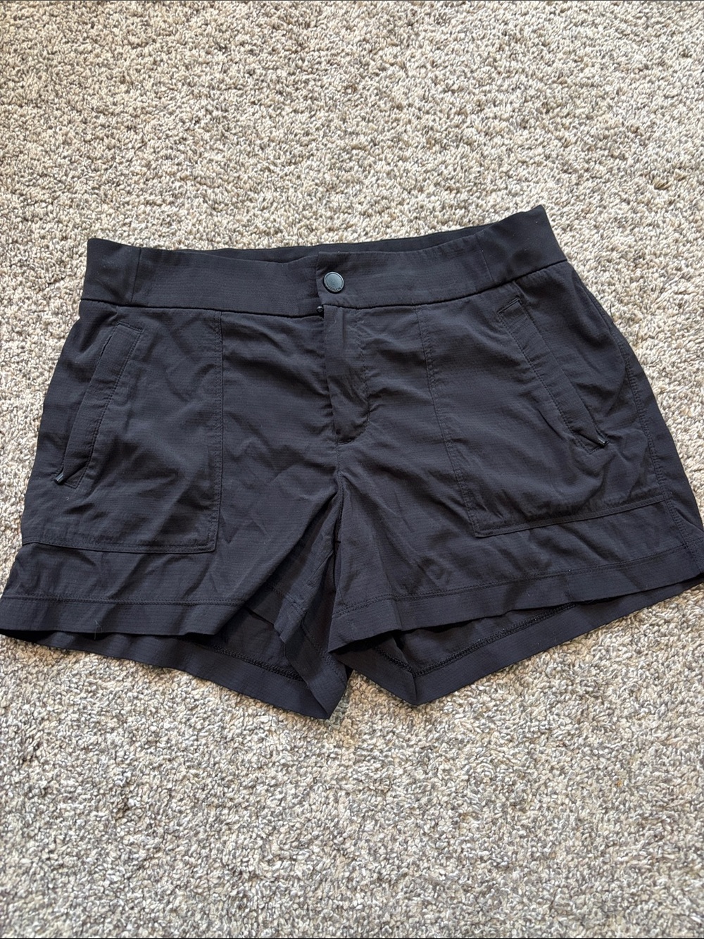Athleta Trekkie Shorts size 8